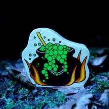 Load image into Gallery viewer, Lanka Kade Natural Green and Black Cauldron