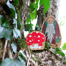 Load image into Gallery viewer, Lanka Kade Natural Brown and Green Hermit