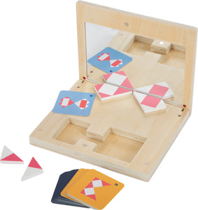 Small Foot Symmetry Game with Mirror