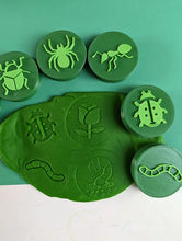 Load image into Gallery viewer, Bug Puck PlayDough Set
