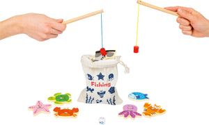 Small Foot Catching Fish Travel Game