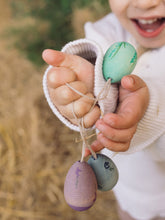 Load image into Gallery viewer, Grapat Aurora Eggs