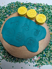 Load image into Gallery viewer, Bee Playdough Stamp Set