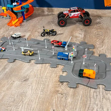 Load image into Gallery viewer, Happy Feet Magnetic Car Track Set