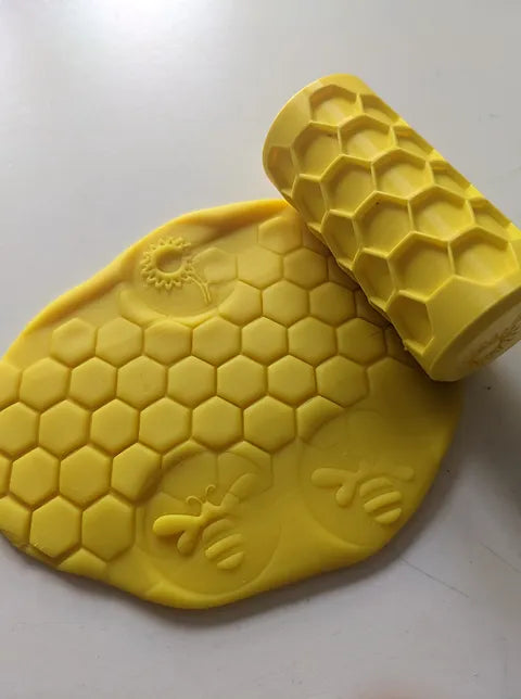Large Bee Honeycomb Dough Roller