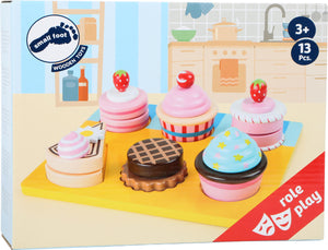 Small Foot Cupcakes and Cakes Cutting Set