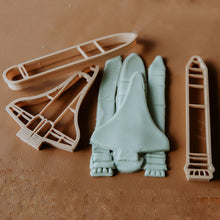 Load image into Gallery viewer, Kinfolk Pantry Space Shuttle Eco Cutter Set