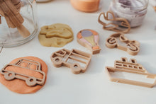 Load image into Gallery viewer, Kinfolk Pantry Mini Transport Eco Cutter Set